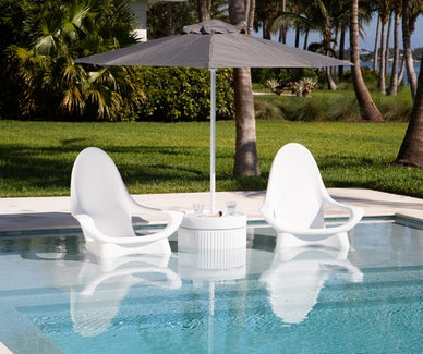 Tenjam In Pool Furniture