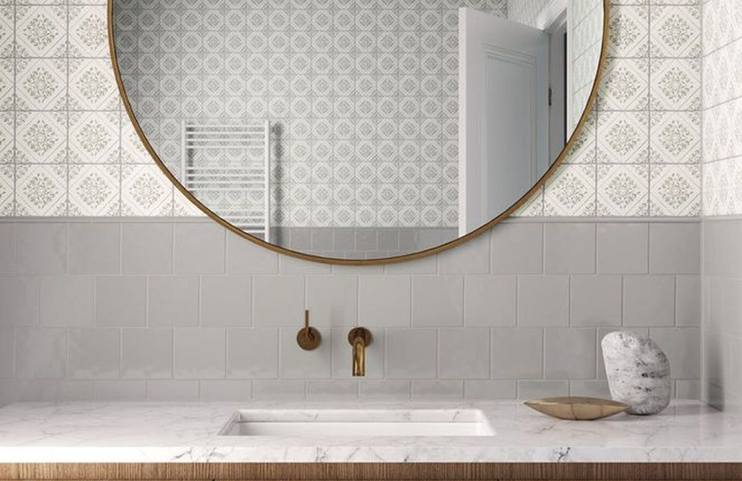 Pattern ceramic tile on bathroom sink wall
