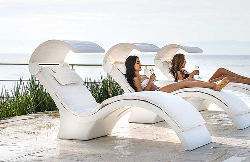 Pool lounger shades and pillows
