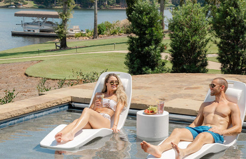 Tenjam in pool furniture