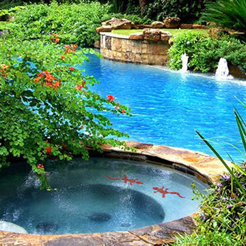 Gecko - Red | LG62R | Pool Mosaic by Custom Mosaics