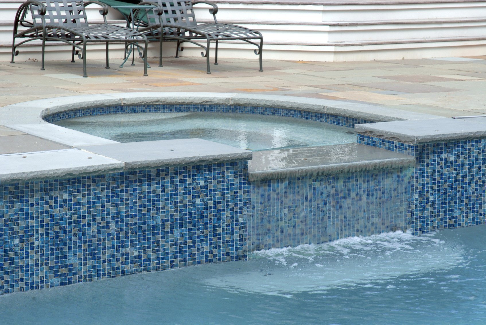 Top-Rated Glass Tile for Pools | Glass Mosaic Tile