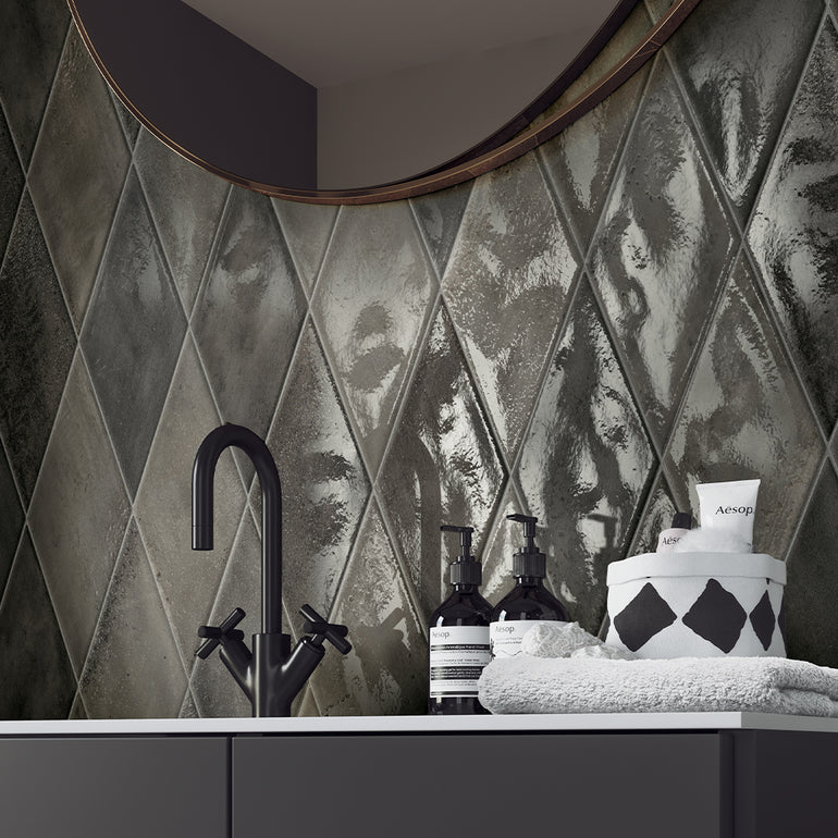 Glossy Muschio, Rhomboid Porcelain Tile | CIRFUORMUSCPORH | IWT Tesoro