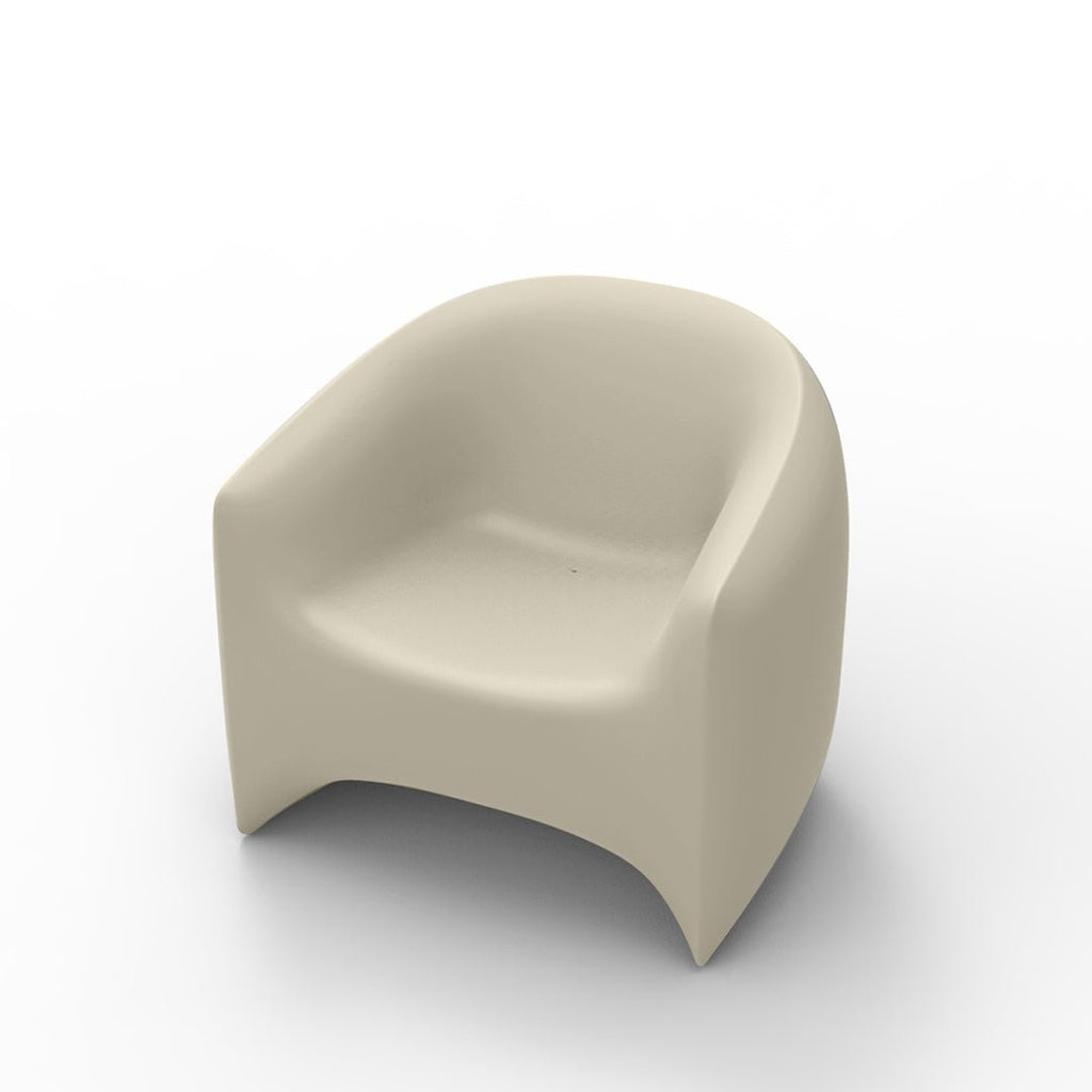 Blow Patio Lounge Chair by Vondom | Modern Outdoor Furniture - Ecru