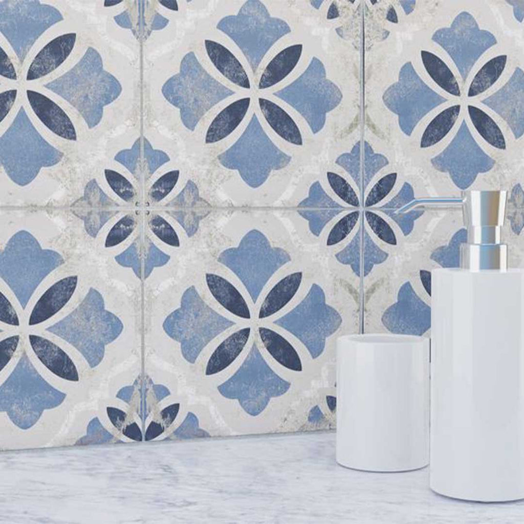 Valencia, 9" x 9" Porcelain Tile | Anthology Pool & Wall Tile