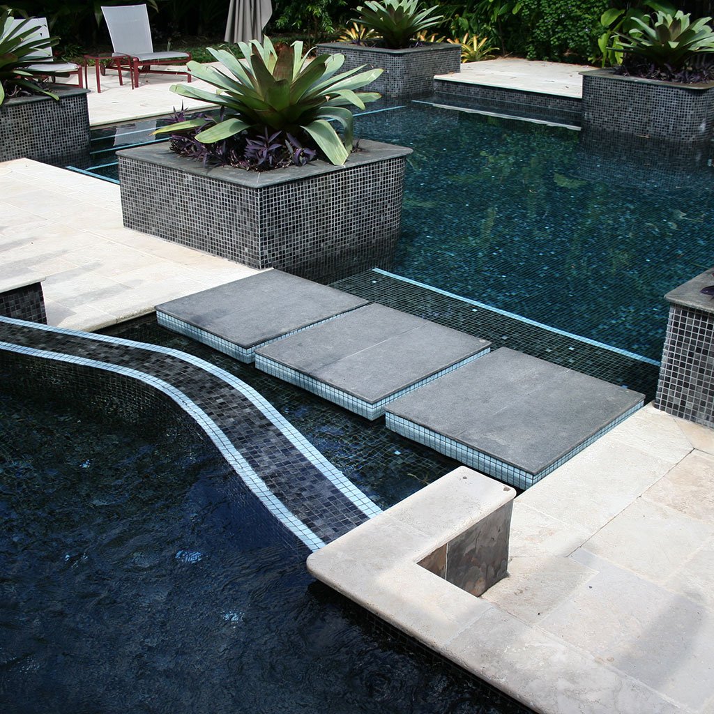 Fog Black Glass Pool Tile | Vidrepur