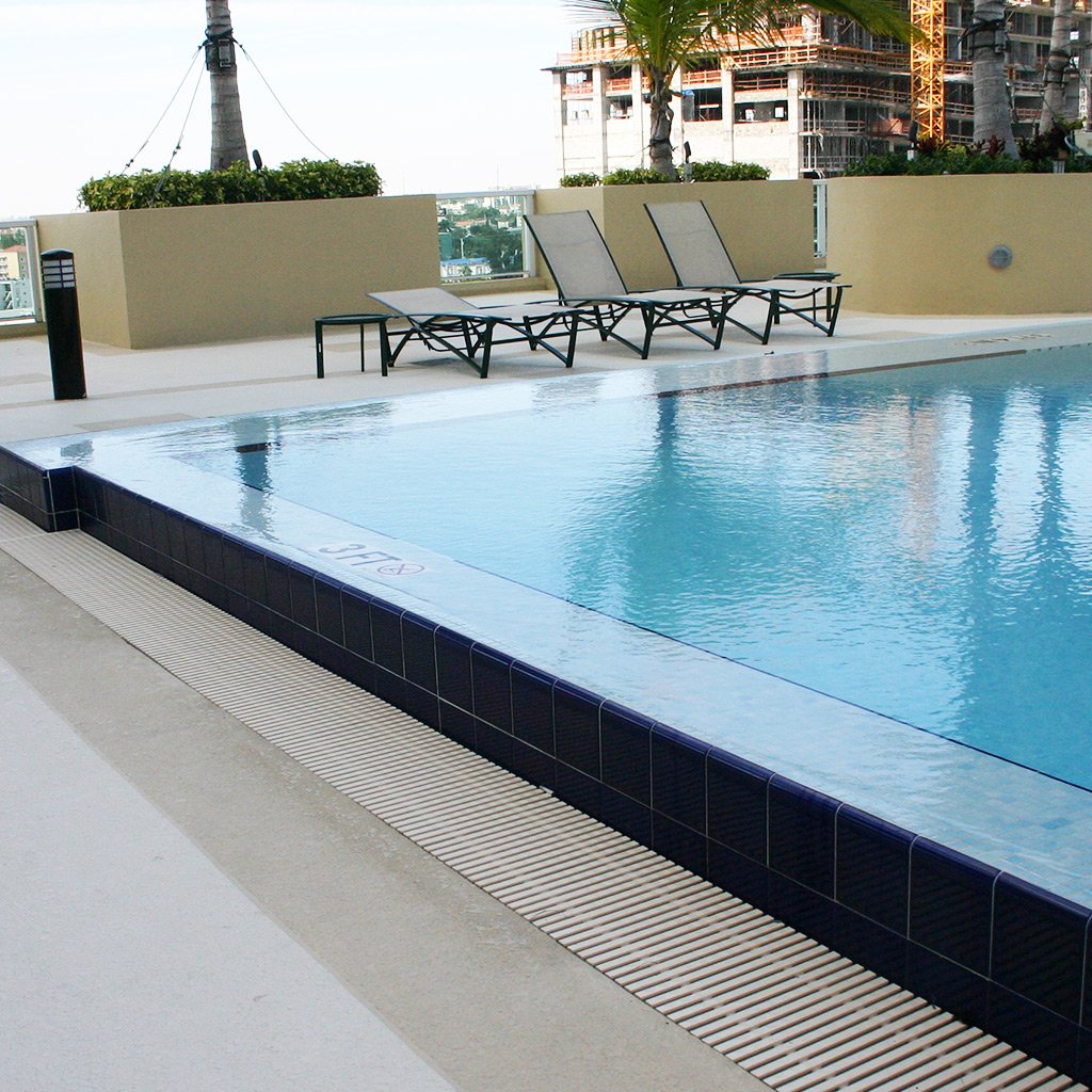 Fog Sky Clear Blue Glass Tile by Vidrepur
