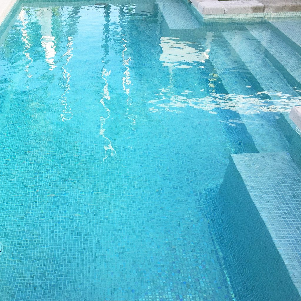 Shell Crystal Glass Pool Tile | Vidrepur