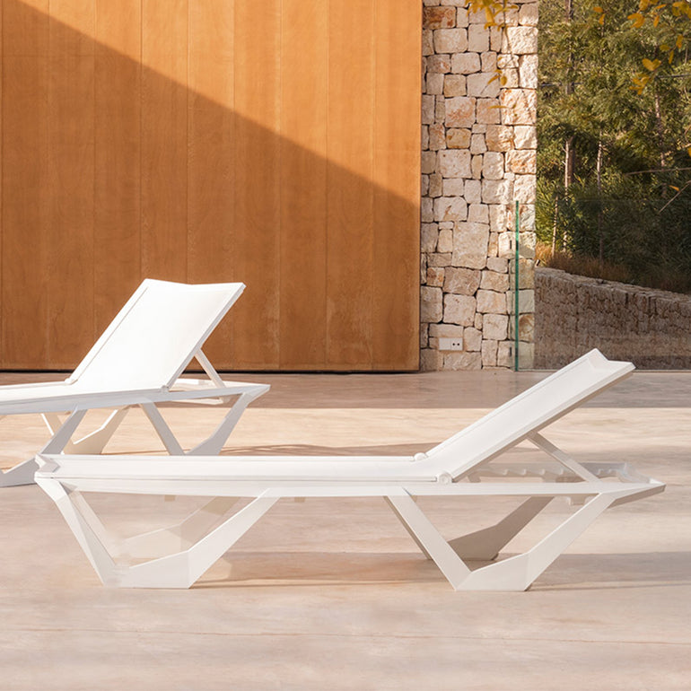 Voxel Sun Chaise by Vondom | In-Pool and Patio Lounger