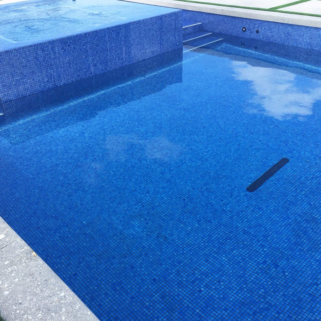 Shell Ocean Glass Tile by Vidrepur | 093561M