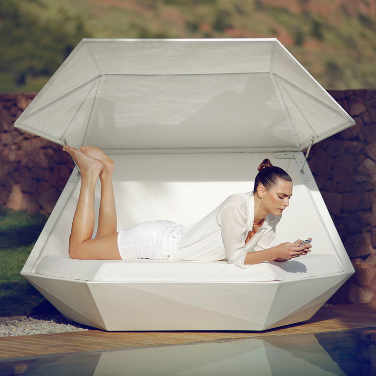 Faz Daybed with Canopy by Vondom | Luxury Patio Furniture