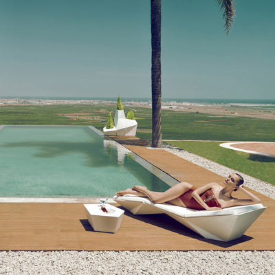 Faz Sun Lounger Table by Vondom | Luxury In-Pool and Patio Furniture