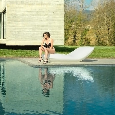 Pillow Sun Chaise by Vondom | In-Pool and Patio Lounger