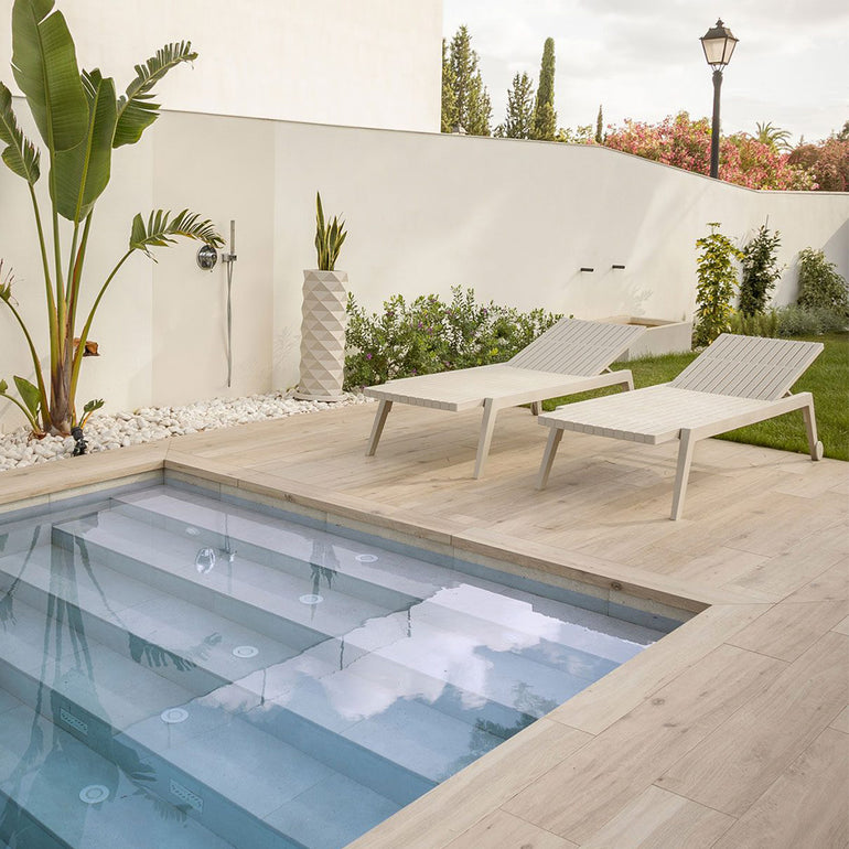 Spritz Sun Chaise by Vondom | In-Pool and Patio Lounger
